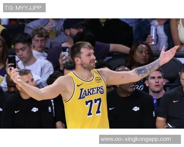 交易东契奇因担忧长期健康却换来浓眉伤病困扰的深思与反思