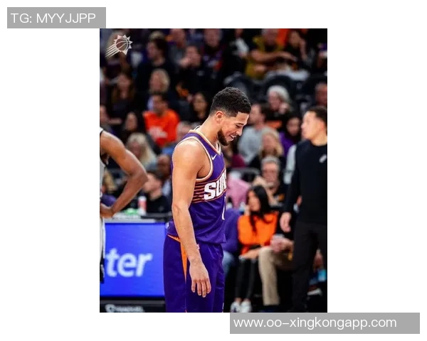 布克半场表现低迷仅得6分正负值10创最低纪录球队陷入困境