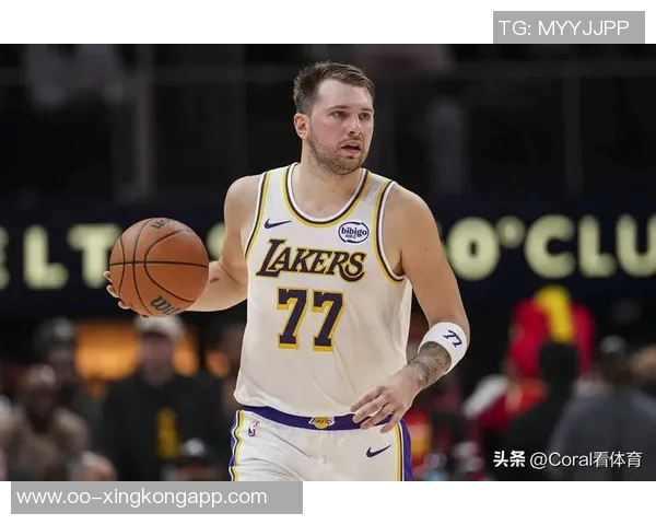 浓眉交易后表现不佳仅打29场东契奇稳定发挥56场数据亮眼