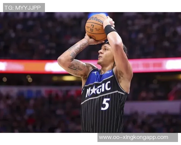 班凯罗生涯14场35分表现追平霍华德队史并列第三仅次于麦迪和奥尼尔 班凯罗生涯14场35分表现追平霍华德队史并列第三仅次于麦迪和奥尼尔