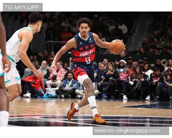 普尔全场表现低迷仅得5分三分球垃圾时间发力展现风采