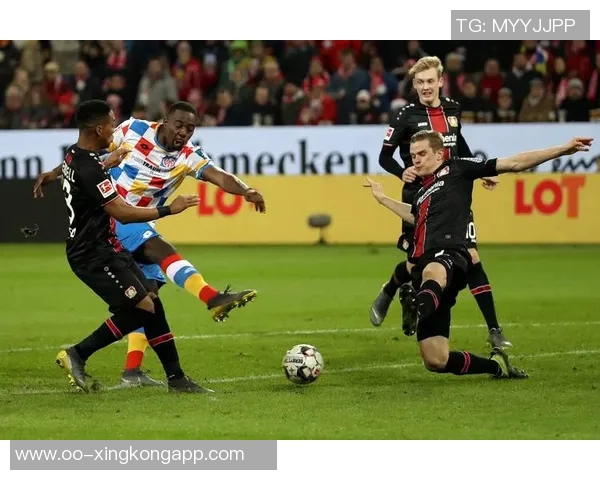 队报:拜仁药厂争夺巴黎17岁中卫姆本巴,球员倾向加盟前者 队报:拜仁药厂争夺巴黎17岁中卫姆本巴,球员倾向加盟前者