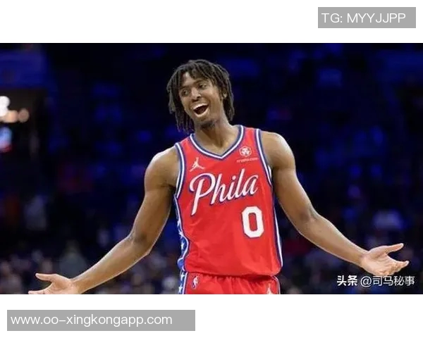 马克西半场表现出色9投4中斩获14分3助攻三分球命中率高达33 马克西半场表现出色9投4中斩获14分3助攻三分球命中率高达33