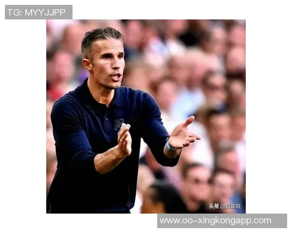 官方确认范佩西儿子膝伤无大碍本赛季有望复出 官方确认范佩西儿子膝伤无大碍本赛季有望复出